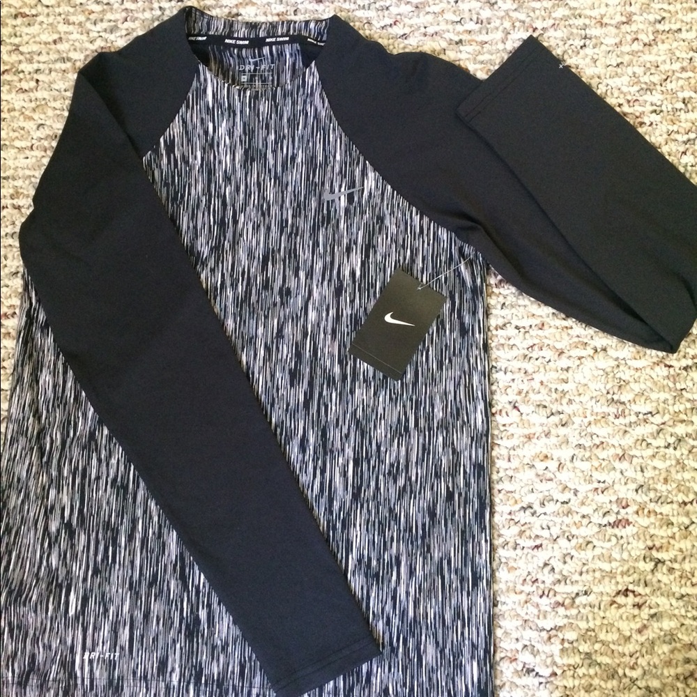 Nike Swim Women’s Long Sleeve Hydroguard Coverup